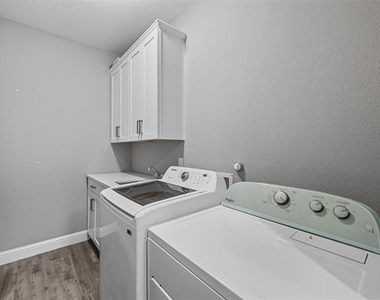 2413 Barton Creek Boulevard - Photo Thumbnail 29