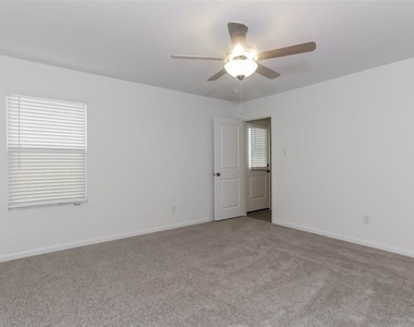 15216 Grappling Irons Lane - Photo Thumbnail 8