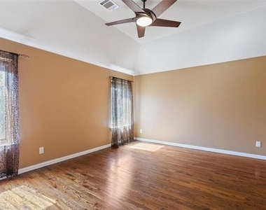 11708 Beach Street - Photo Thumbnail 2