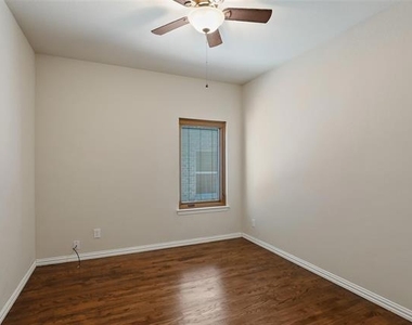 11708 Beach Street - Photo Thumbnail 4