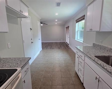 335 Springwillow Road - Photo Thumbnail 7