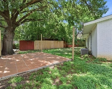 2204 Dunloe Avenue - Photo Thumbnail 22