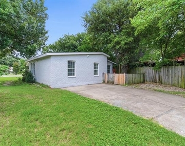 2204 Dunloe Avenue - Photo Thumbnail 25