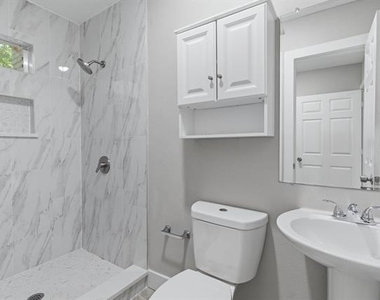 2204 Dunloe Avenue - Photo Thumbnail 15