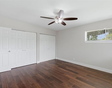 2204 Dunloe Avenue - Photo Thumbnail 18