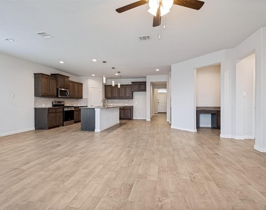 9112 Sycamore Leaf Drive - Photo Thumbnail 5