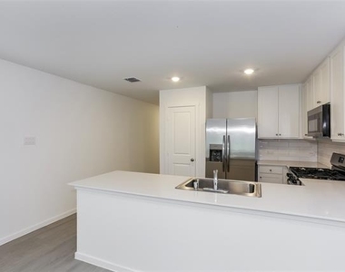 15224 Grappling Irons Lane - Photo Thumbnail 2