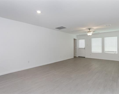 15224 Grappling Irons Lane - Photo Thumbnail 4