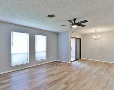 3117 Button Willow Avenue - Photo Thumbnail 6