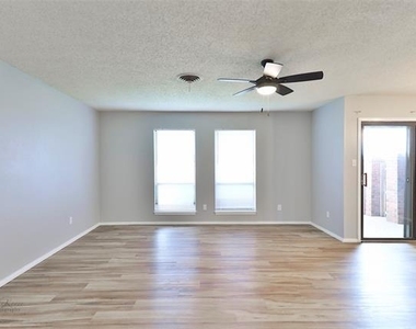3117 Button Willow Avenue - Photo Thumbnail 7