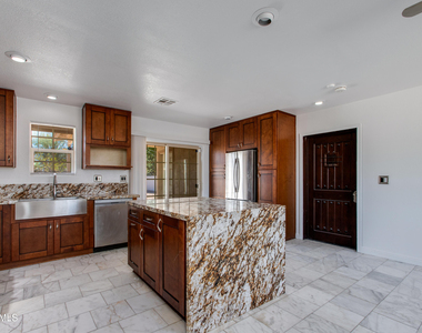 3423 N 14th Street - Photo Thumbnail 5