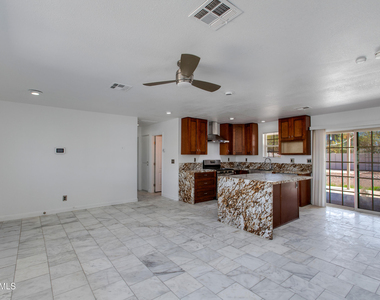 3423 N 14th Street - Photo Thumbnail 4