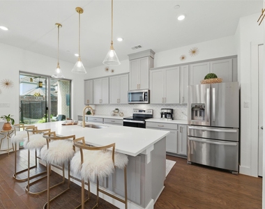 1078 Maverick Drive - Photo Thumbnail 7