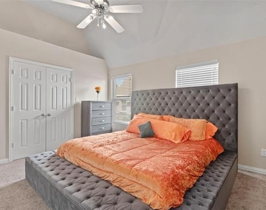 2700 Club Ridge Drive - Photo Thumbnail 11