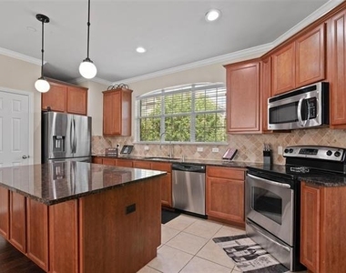 2700 Club Ridge Drive - Photo Thumbnail 6