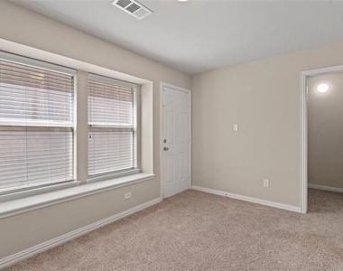 2700 Club Ridge Drive - Photo Thumbnail 16