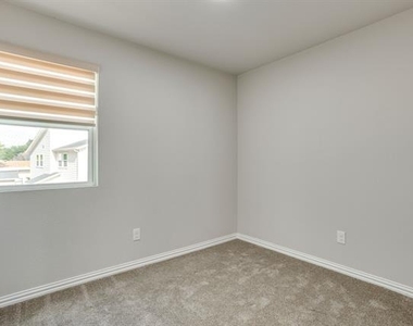 933 River Road - Photo Thumbnail 23