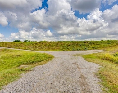 933 River Road - Photo Thumbnail 32