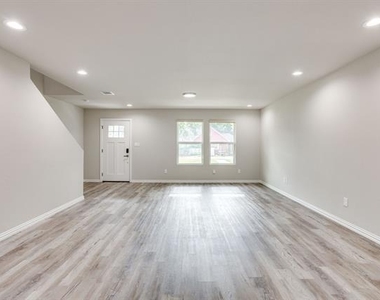 933 River Road - Photo Thumbnail 6