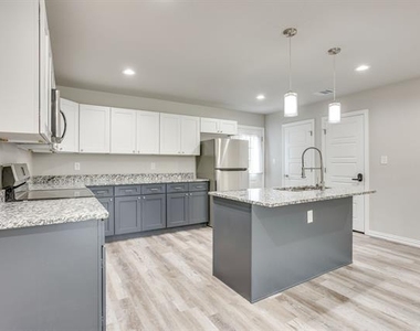 933 River Road - Photo Thumbnail 8