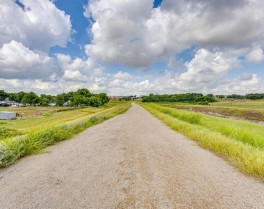 933 River Road - Photo Thumbnail 35
