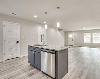 933 River Road - Photo Thumbnail 13