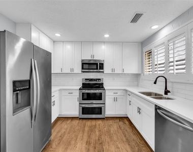 3109 Lakeside Drive - Photo Thumbnail 6
