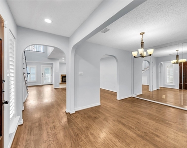 3109 Lakeside Drive - Photo Thumbnail 7