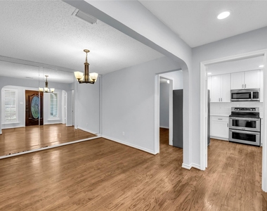 3109 Lakeside Drive - Photo Thumbnail 8