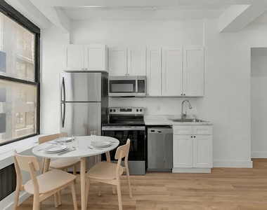 248 West 35th Street - Photo Thumbnail 1