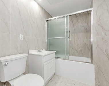 248 West 35th Street - Photo Thumbnail 3