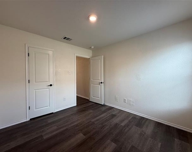2702 Marotto Way - Photo Thumbnail 10