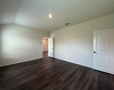 2702 Marotto Way - Photo Thumbnail 12