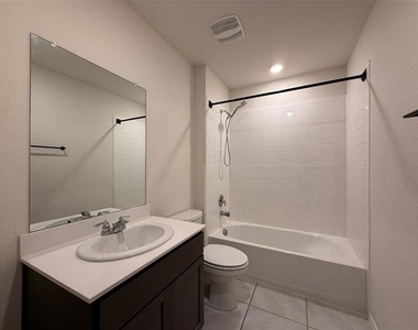 2702 Marotto Way - Photo Thumbnail 15