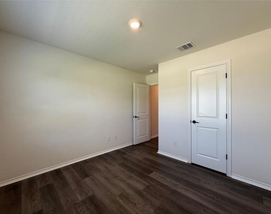 2702 Marotto Way - Photo Thumbnail 8