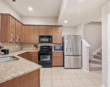 1160 Landon Lane - Photo Thumbnail 6