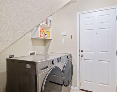 1160 Landon Lane - Photo Thumbnail 12