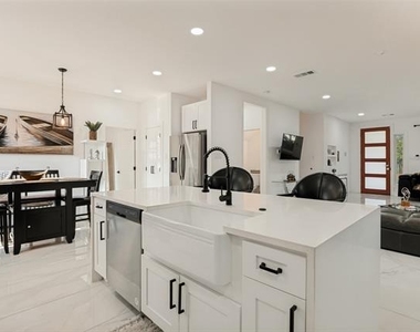 3314 Herbert Street - Photo Thumbnail 7
