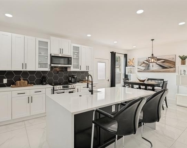 3314 Herbert Street - Photo Thumbnail 8