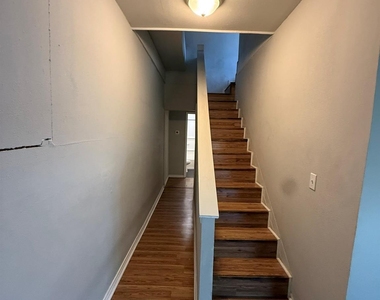 1104 E Richmond - Photo Thumbnail 4