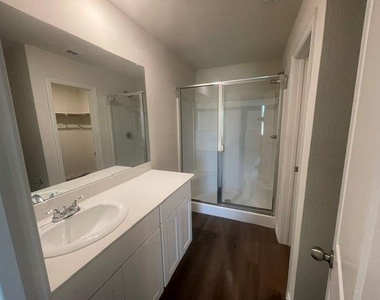 413 E Hull Street - Photo Thumbnail 16