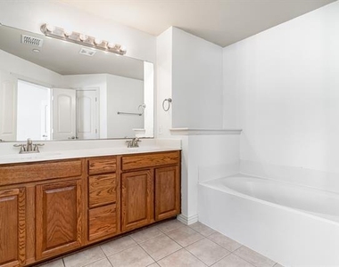 7909 Eddie Drive - Photo Thumbnail 17