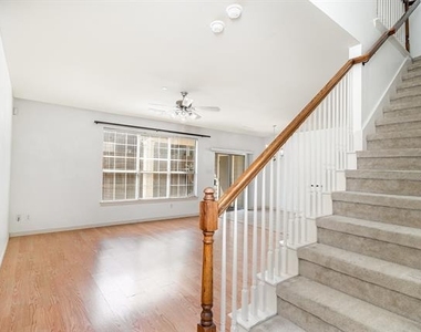 7909 Eddie Drive - Photo Thumbnail 4