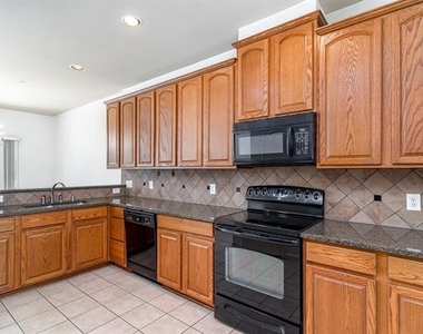 7909 Eddie Drive - Photo Thumbnail 10