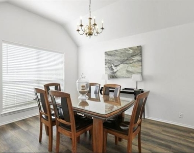 1805 Country Court - Photo Thumbnail 4