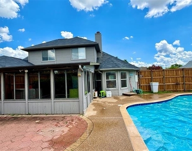 1805 Country Court - Photo Thumbnail 14