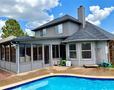 1805 Country Court - Photo Thumbnail 16