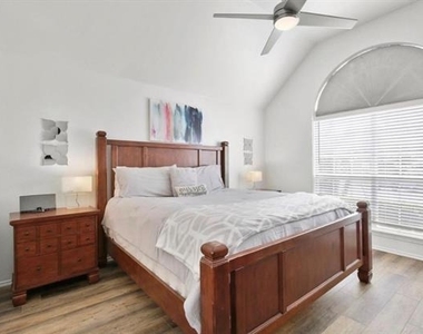 1805 Country Court - Photo Thumbnail 9