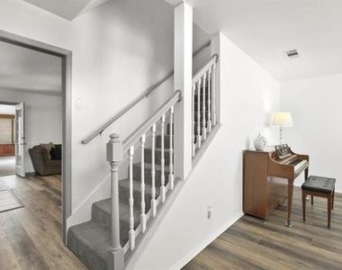 1805 Country Court - Photo Thumbnail 3