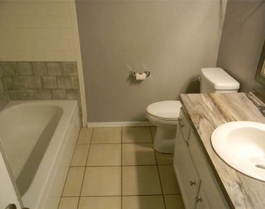 7024 Crosstimbers Lane - Photo Thumbnail 12